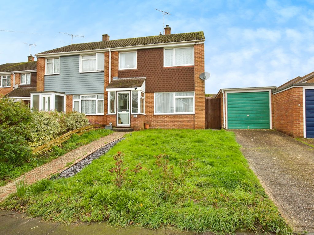 3 bed semidetached house for sale in Frobisher Gardens, Southampton