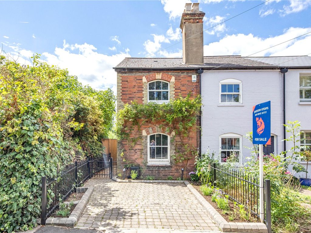 2 bed end terrace house for sale in Windmill Road, Hampton Hill