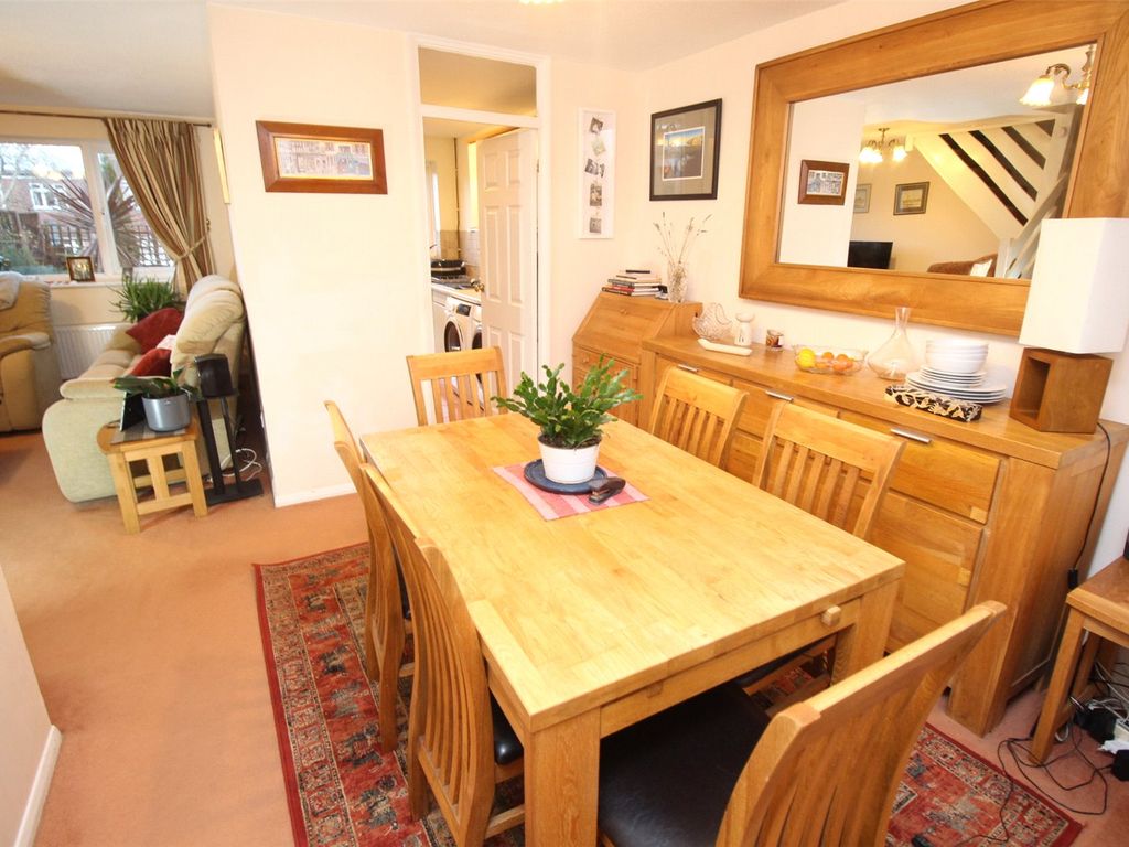 3 bed end terrace house for sale in Shurland Avenue, East EN4