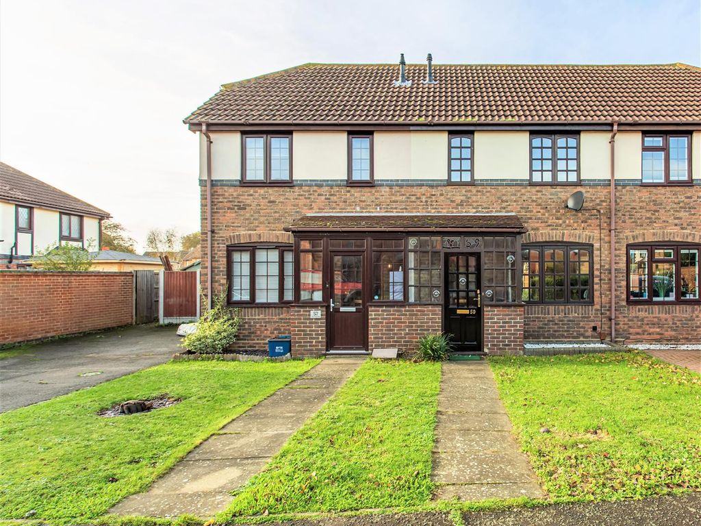 2 bed terraced house for sale in Churchfields, Shoeburyness, Southend