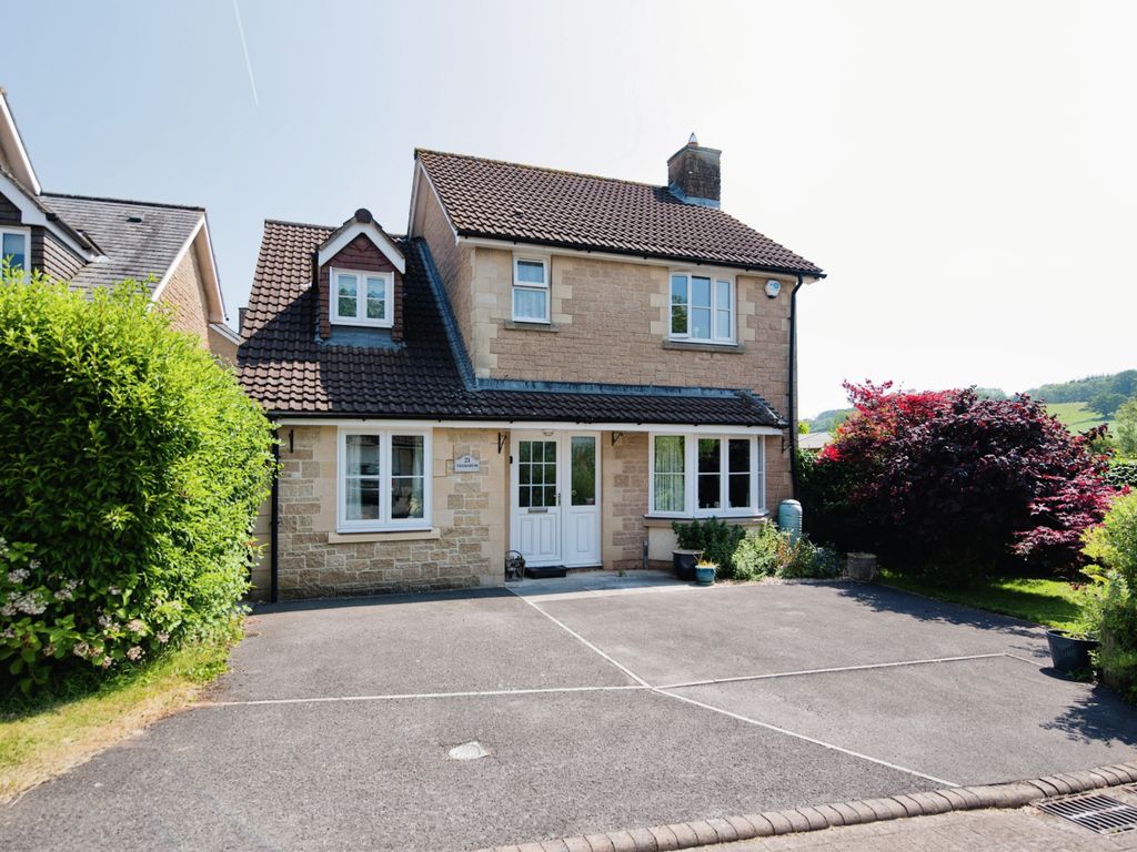 4 bed detached house for sale in South Meadow, South Horrington Village