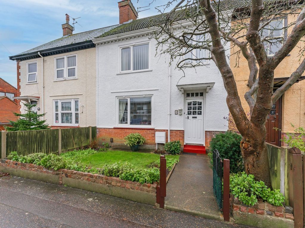 3 bed terraced house for sale in Tollgate Road, Great Yarmouth NR31, £