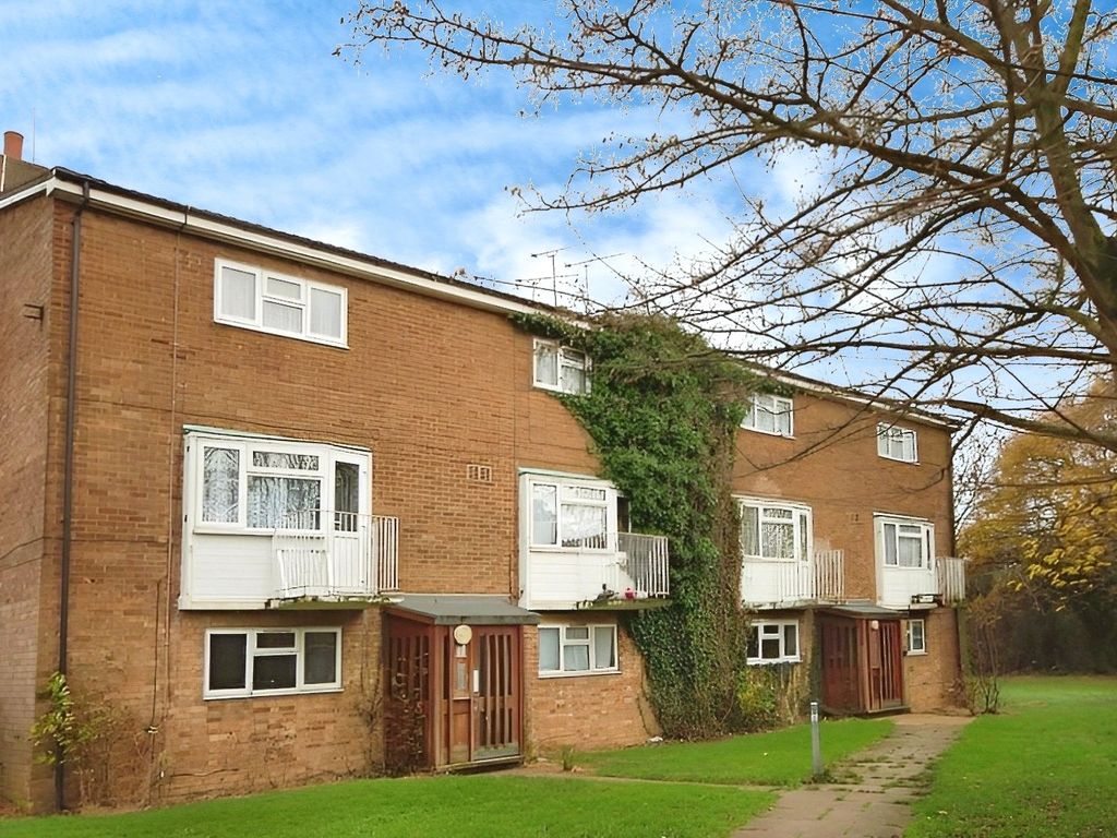 Studio to rent in Pattiswick Square, Basildon SS14, £850 pcm Zoopla