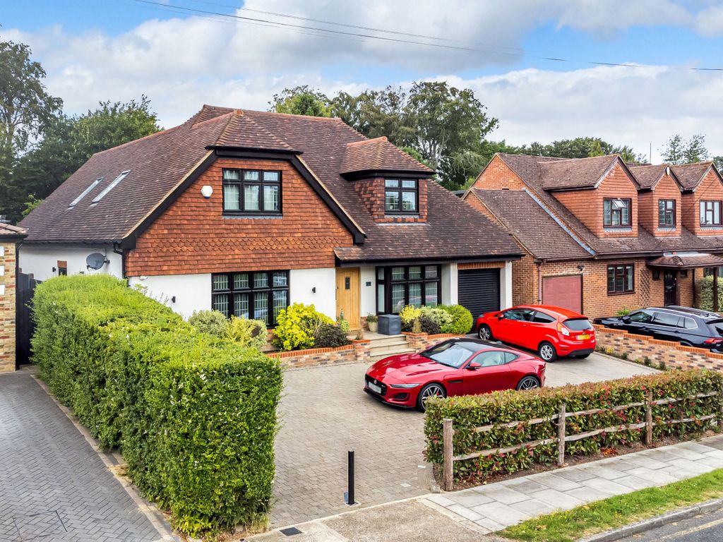 5 bed detached house for sale in Julian Road, Chelsfield Park