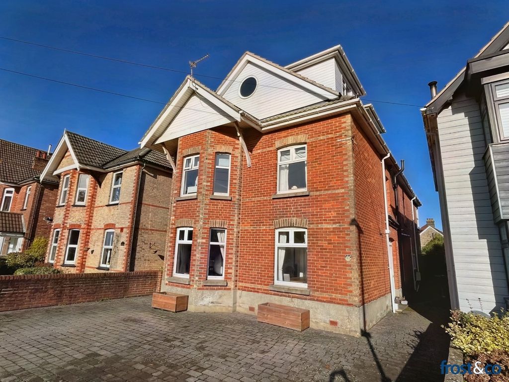5 bed detached house for sale in Alexandra Road, Alexandra Park, Poole, Dorset BH14, £650,000