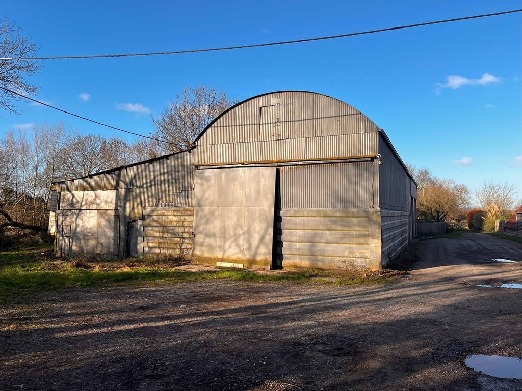 5 bed barn conversion for sale in Woolstone, Oxfordshire SN7, £475,000 Zoopla