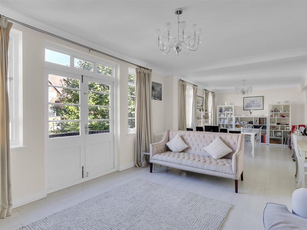 4 bed flat for sale in Frognal Lane, Hampstead NW3, £1,395,000 Zoopla
