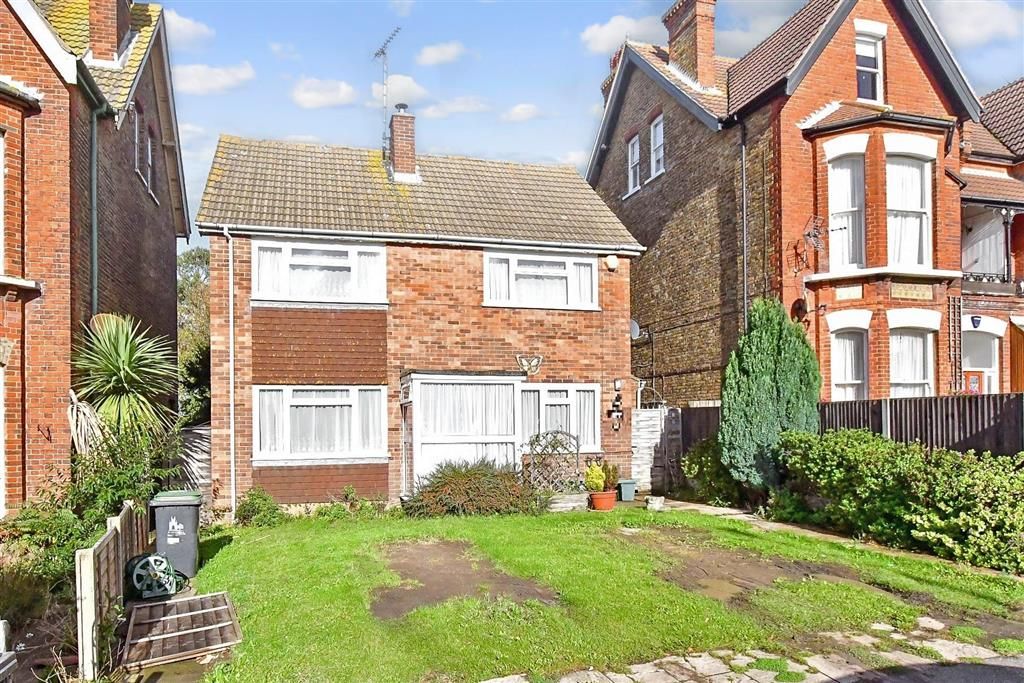 3 bed detached house for sale in Beltinge Road, Herne Bay, Kent CT6, £