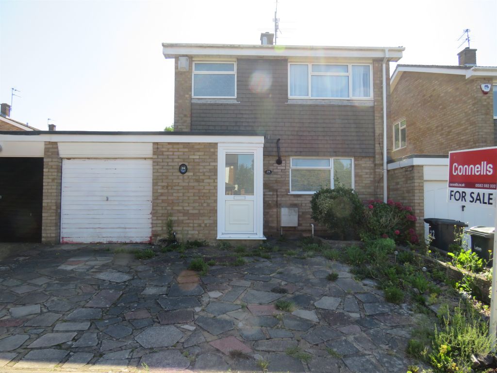 3 bed detached house for sale in Redgrave Gardens, Luton LU3, £310,000