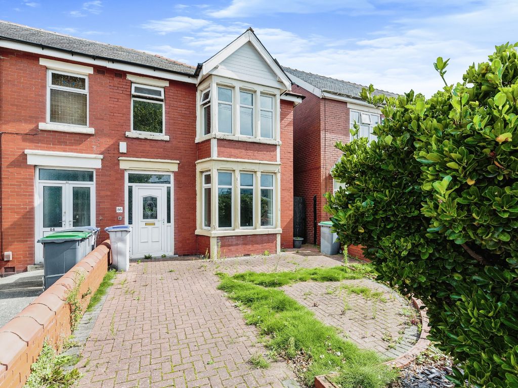3 bed end terrace house for sale in St. Annes Road, Blackpool FY4, £