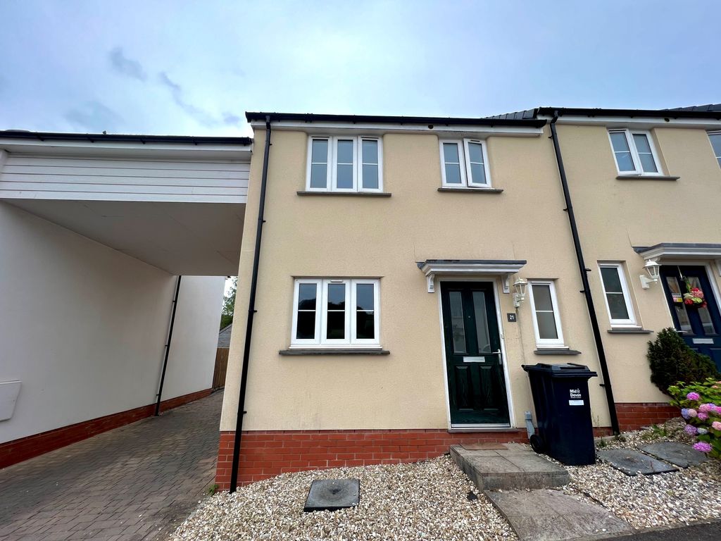 3 bed property to rent in Elizabeth Penton Way, Bampton, Tiverton EX16