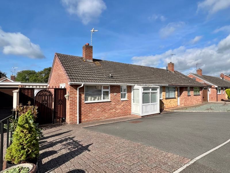 2 bed semidetached bungalow for sale in Manor Orchard, Taunton TA1, £