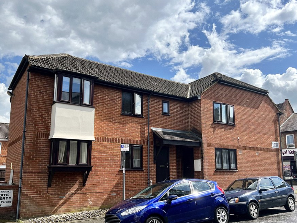 1 bed terraced house to rent in Jubilee Road, High HP11, £950