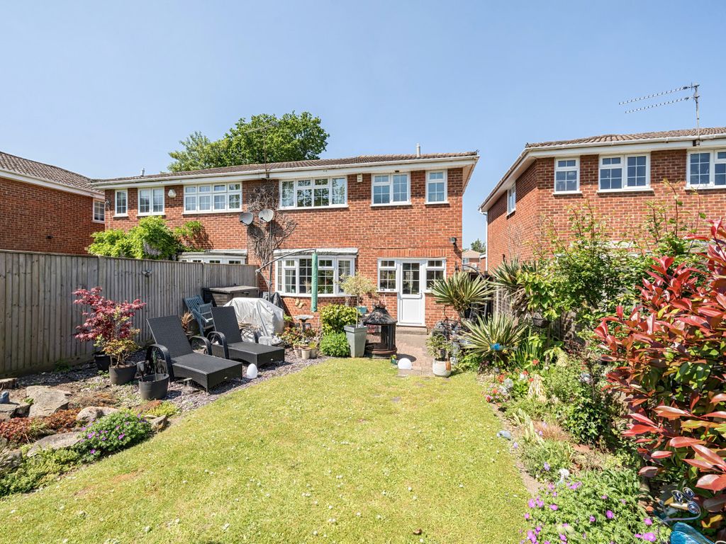 3 bed semidetached house for sale in St. Marys Road, Sindlesham, Wokingham, Berkshire RG41 Zoopla