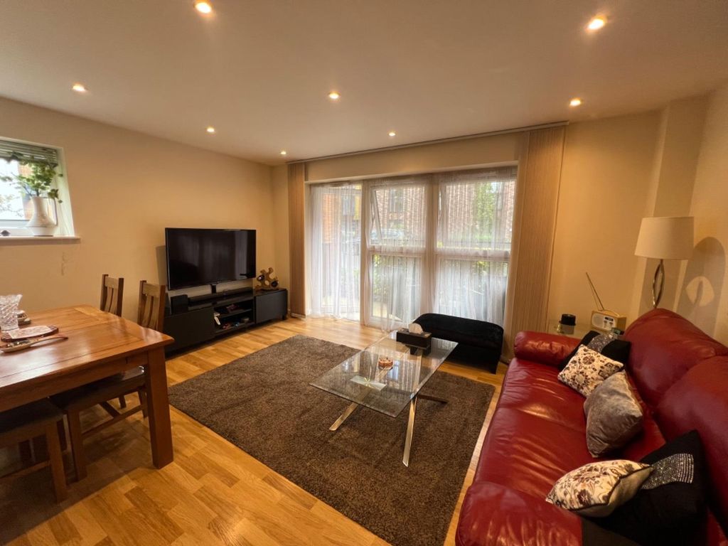 2 bed flat to rent in Letchworth Road, Stanmore HA7, £2,400 pcm Zoopla
