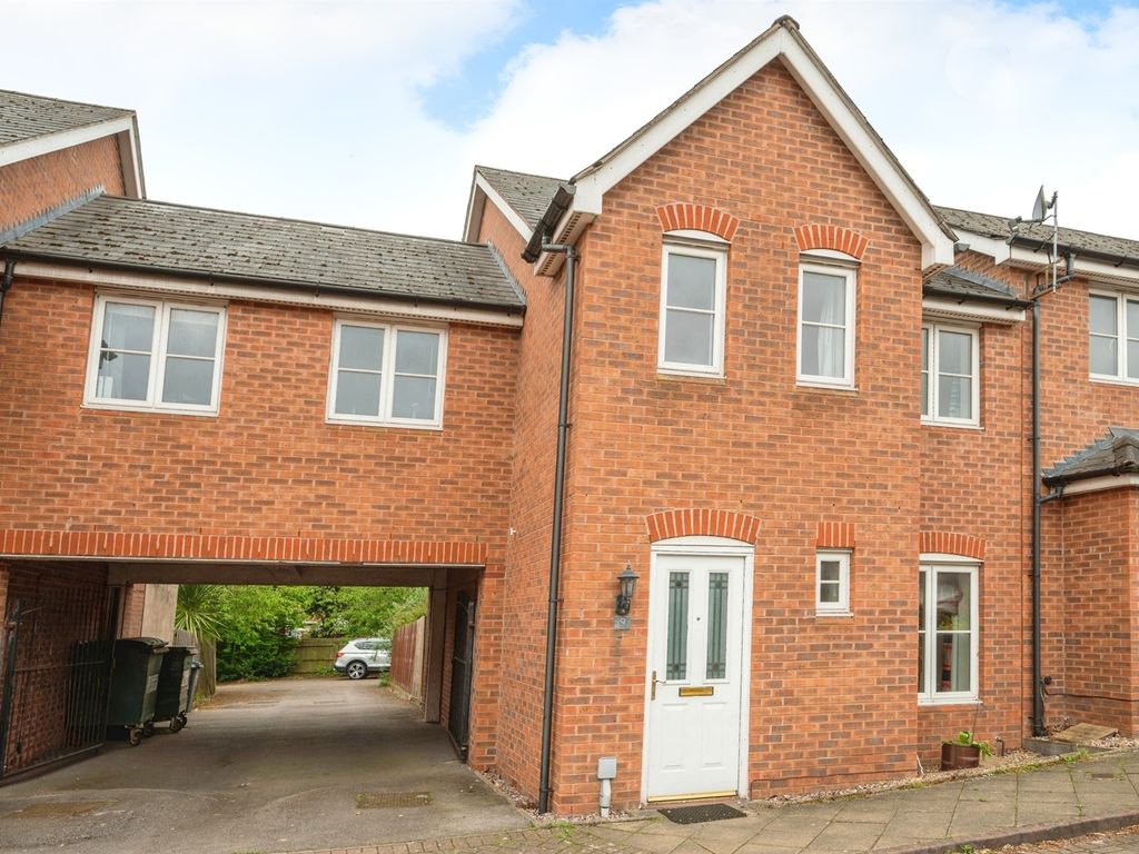 3 bed terraced house for sale in Canal Court, Birmingham B27, £285,000