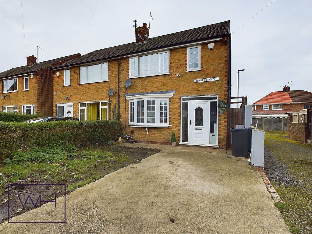 3 bed semidetached house for sale in Herbert Close, Off York Road