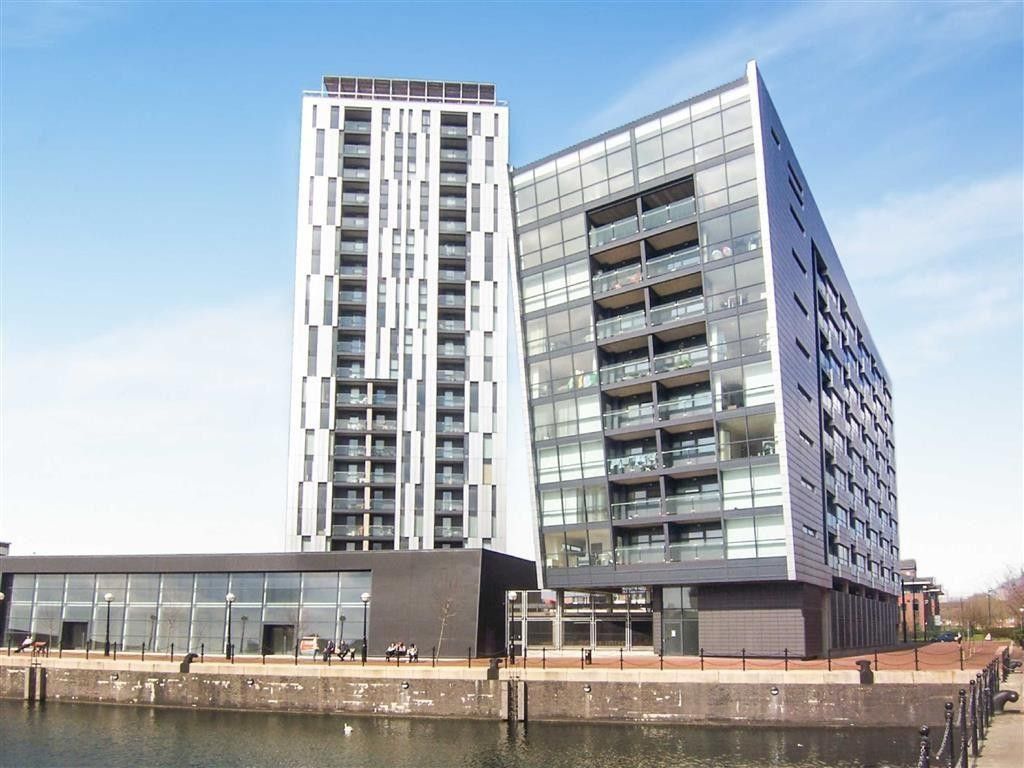 1 bed flat to rent in Millennium Tower, 250 The Quays, Salford