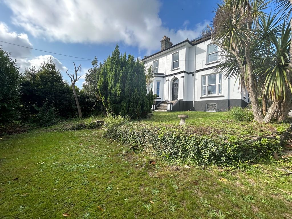 5 bed property to rent in Lower Port View, Saltash PL12, £2,000 pcm
