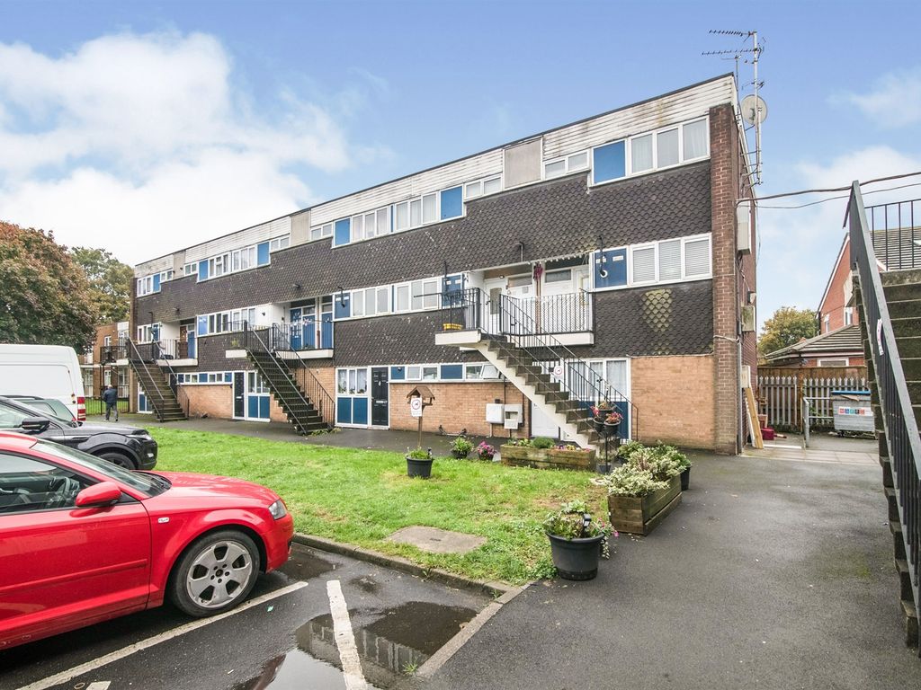 2 bed for sale in Fisher Street, Great Bridge, Tipton DY4