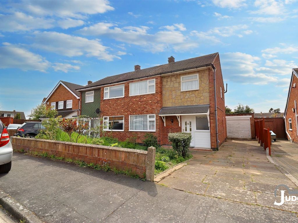 3 bed semidetached house for sale in Allington Drive, Birstall