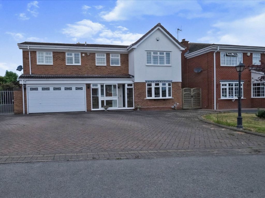 5 bed detached house for sale in Luddington Road, Solihull B92, £