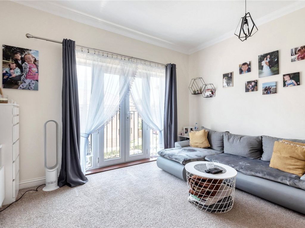 White Lodge Close, Isleworth, Middlesex TW7  