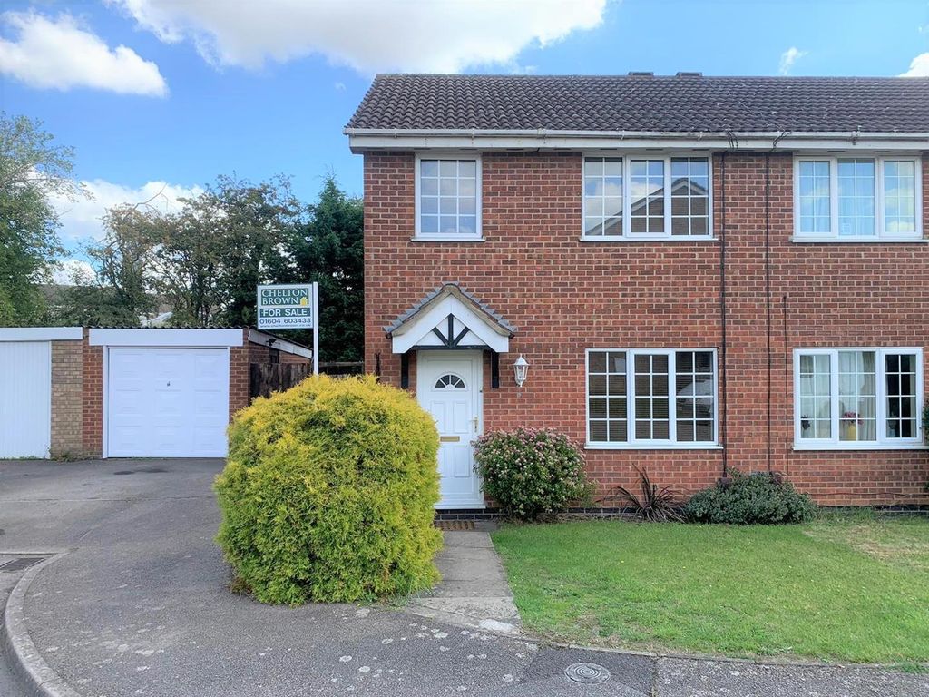 3 bed semidetached house for sale in East Rising, East Hunsbury