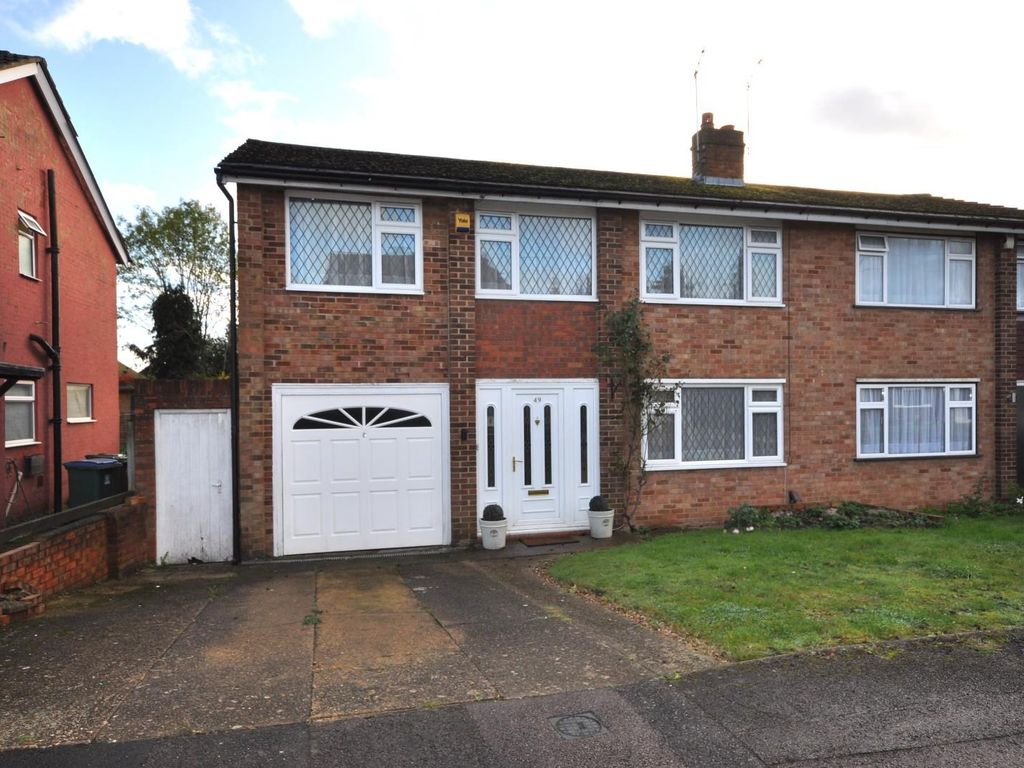 4 bed semidetached house for sale in Kilby Close, Garston, Watford