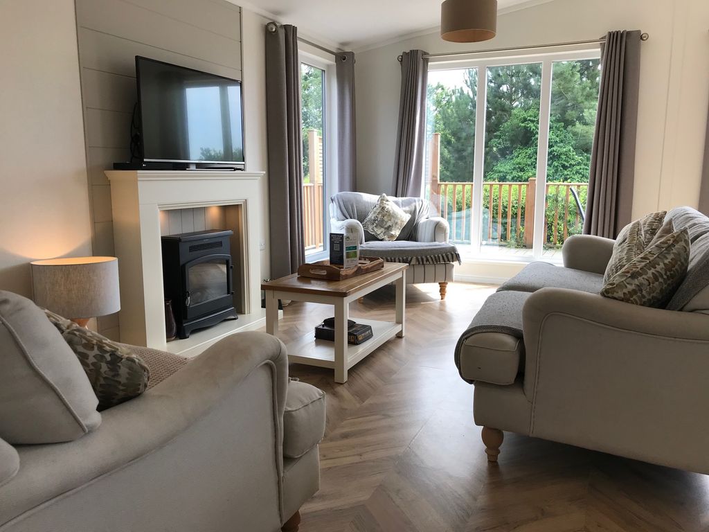 4 bed mobile/park home for sale in Brokerswood, Westbury, Wiltshire