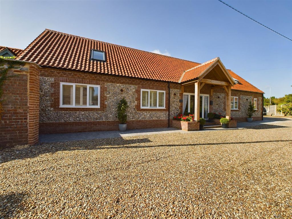 New home, 3 bed barn conversion for sale in Chapel Road, Trunch, North