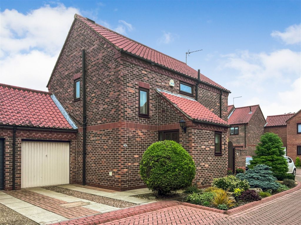 3 bed detached house for sale in Beverley, East Riding Of Yorkshire