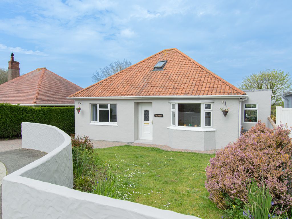 4 bed detached house for sale in Rue De La Perruque, Guernsey GY5 Zoopla