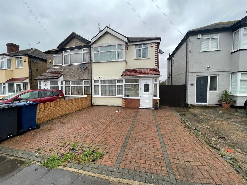 3 bed semidetached house for sale in Neal Avenue, Southall UB1 Zoopla