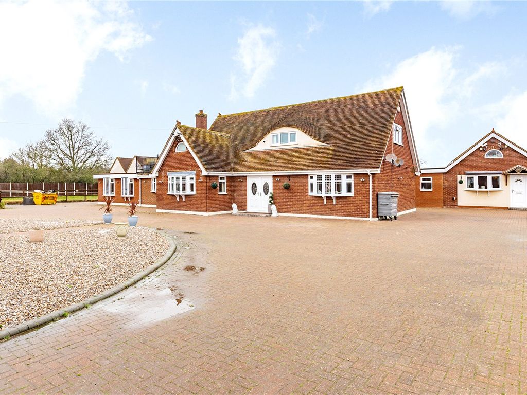 6 bed detached bungalow for sale in Elm Road, Pitsea, Basildon, Essex