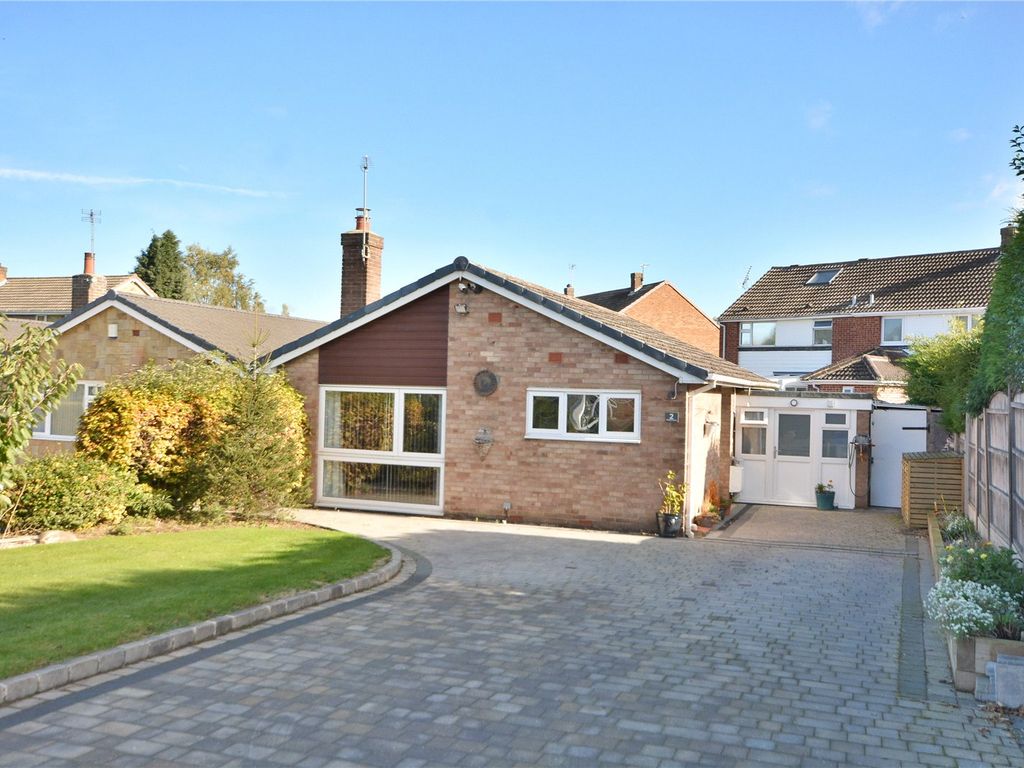 2 bed bungalow for sale in Chiltern Close, Garforth, Leeds, West