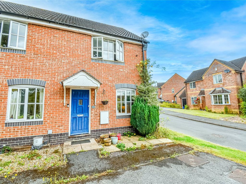 2 bed end terrace house for sale in Marston Drive, Newbury, Berkshire
