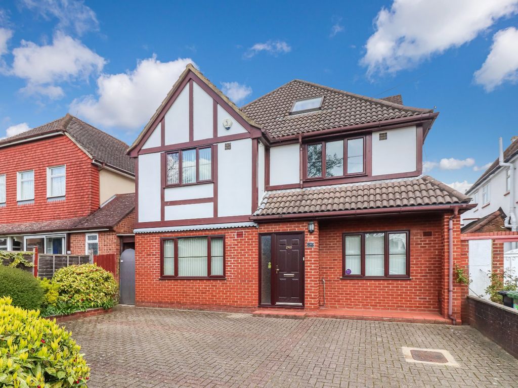 6 bed detached house for sale in Horseshoe Lane, Watford WD25, £875,000