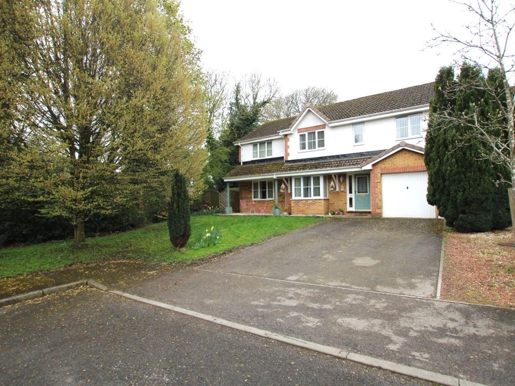 6 bed detached house for sale in Larkspur Court, Etherley Dene,