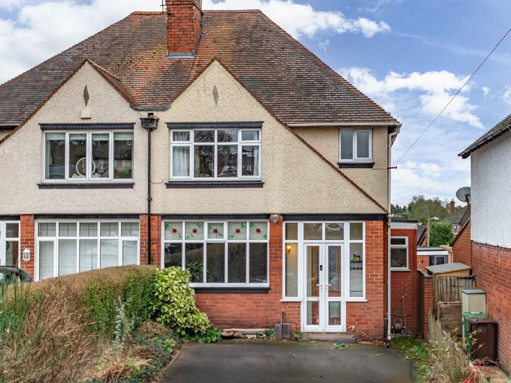 3 bed semidetached house for sale in Old Birmingham Road, Lickey