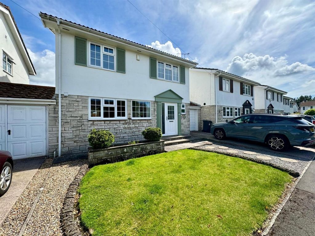 4 bed link detached house for sale in Oak Grove, EastonInGordano