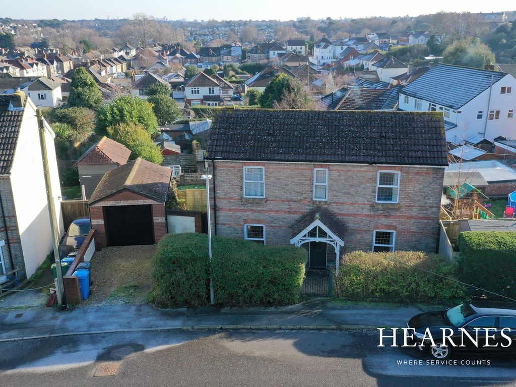 3 bed detached house for sale in Victoria Crescent, Parkstone, Poole