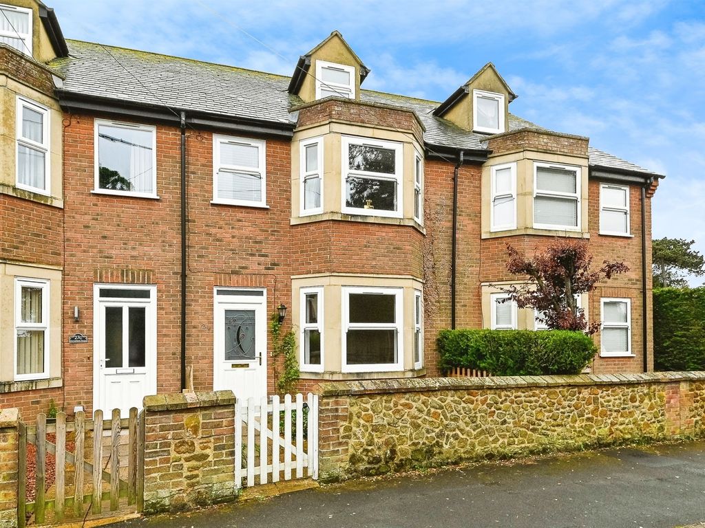 4 bed terraced house for sale in Homefields Road, Hunstanton PE36, £