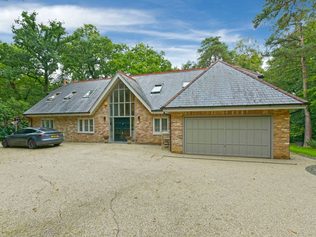 6 bed detached house for sale in Stoke Common Road, Fulmer, Slough SL3