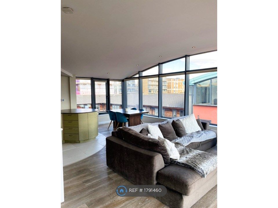 2 bed flat to rent in Reservoir Studios, London E1W, £3,000 pcm Zoopla