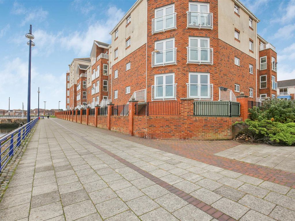 2 bed flat for sale in Commissioners Wharf, Royal Quays, North Shields