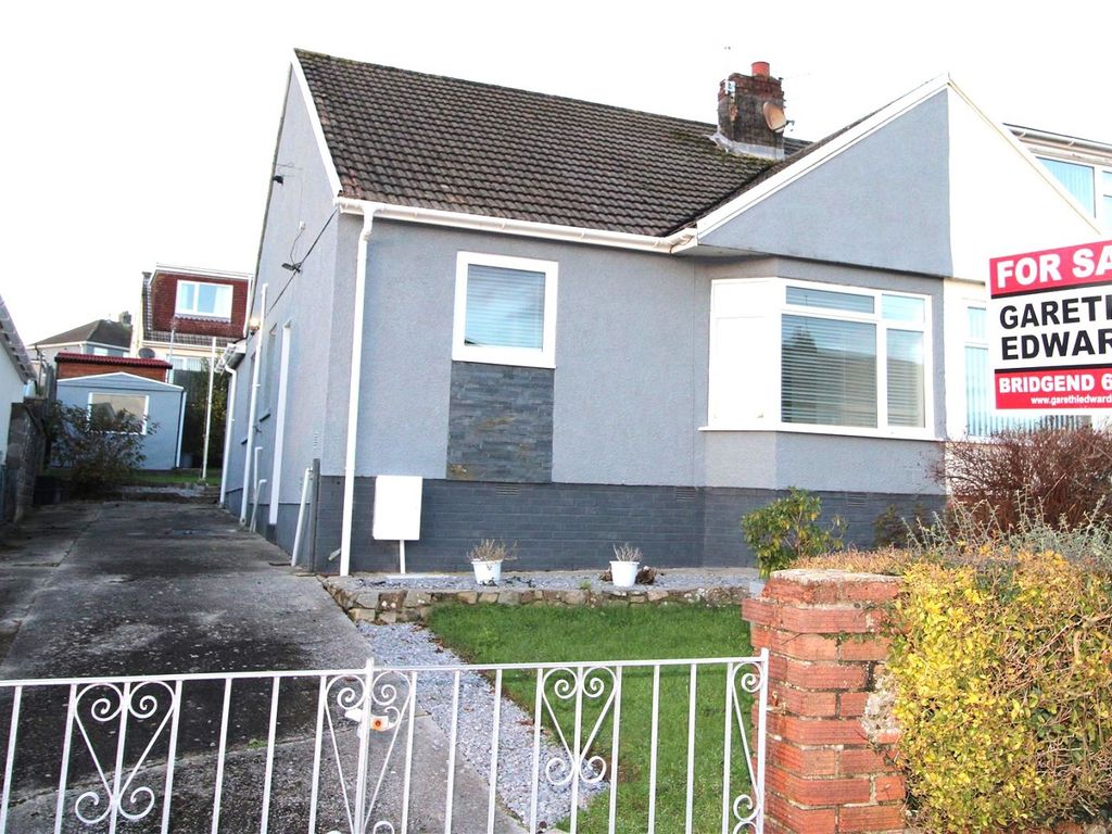 3 bed semidetached bungalow for sale in Highfield Avenue, Litchard, Bridgend. CF31, £235,995