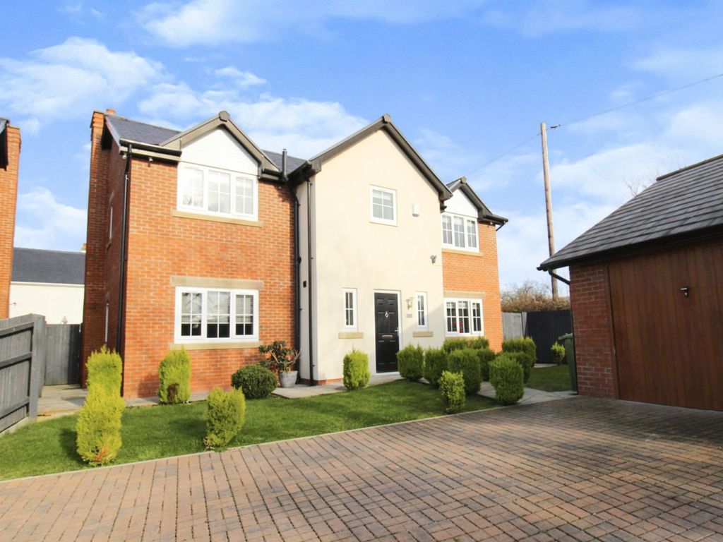 4 bed detached house for sale in Chorlton Lane, Cuddington, Malpas SY14