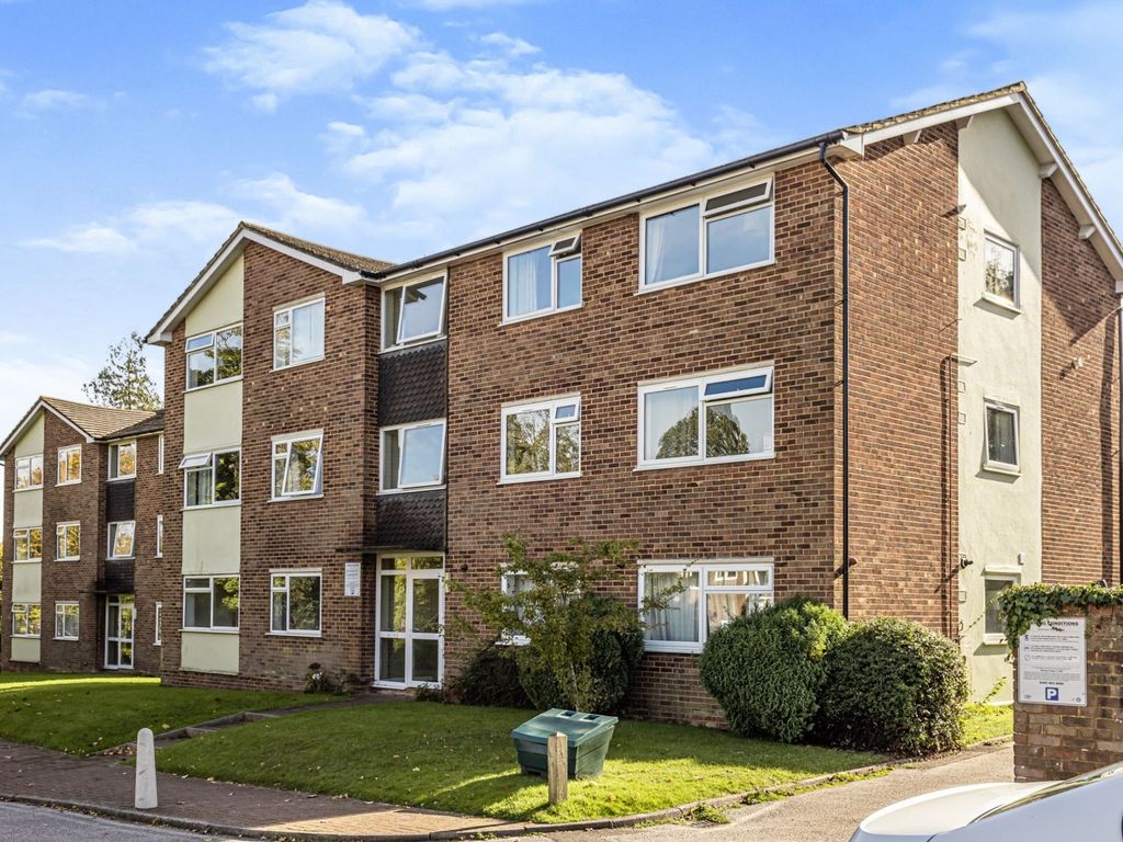 2 bed flat for sale in Sharrow Close, Haywards Heath RH16 Zoopla