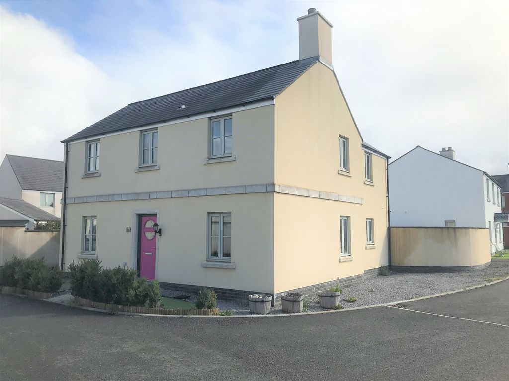 4 bed detached house for sale in Y Gilfach, Llandarcy, Neath SA10, £